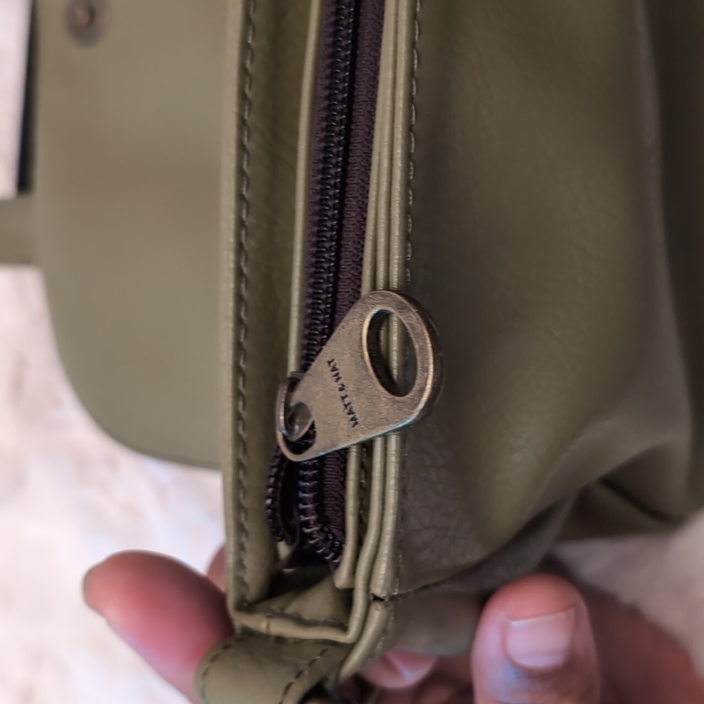 Matt & Nat| Green Vegan Leather Purse - Picture 8 of 10